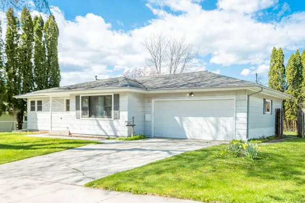 $269,900 | 2708 Pershing Avenue, Sheboygan, WI 53083