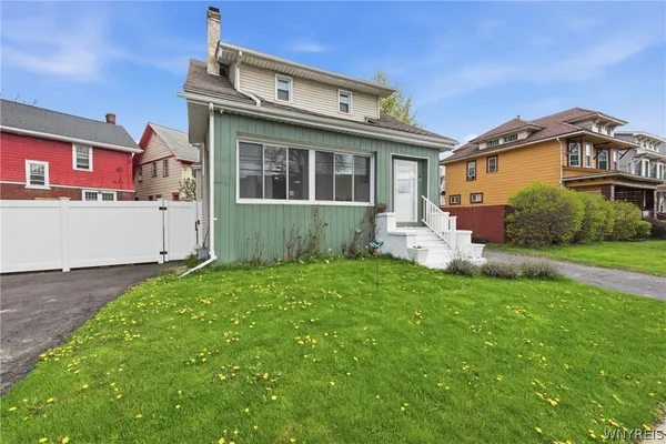 $219,900 | 28 Mineral Springs Road, Buffalo, NY 14210