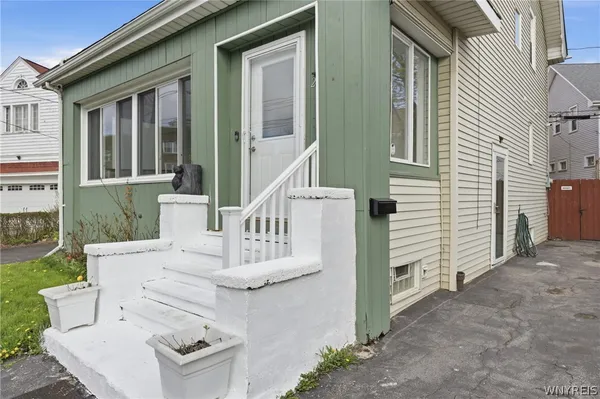 $219,900 | 28 Mineral Springs Road, Buffalo, NY 14210