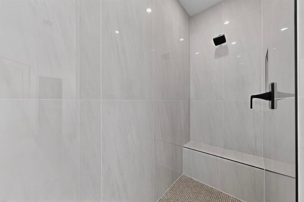 178 Private Road Canton, TX 75103 - Photo 20 of 38 a bathroom with a shower