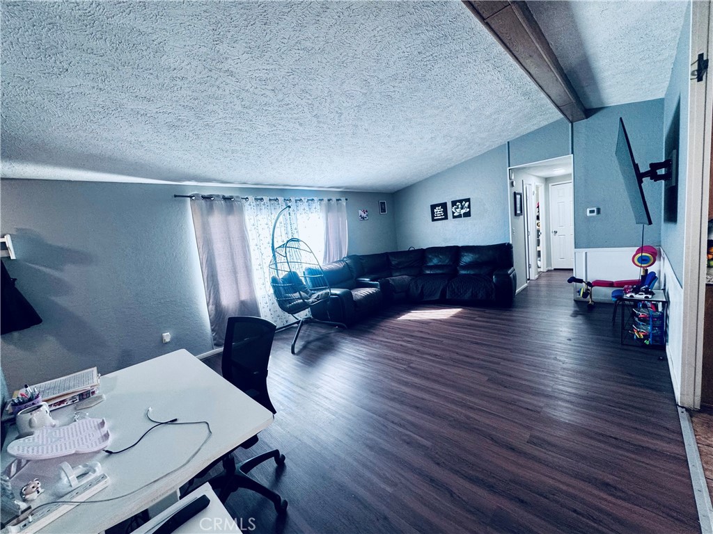 250 North Linden Avenue, Unit 250 Rialto, CA 92376 - Photo 7 of 29