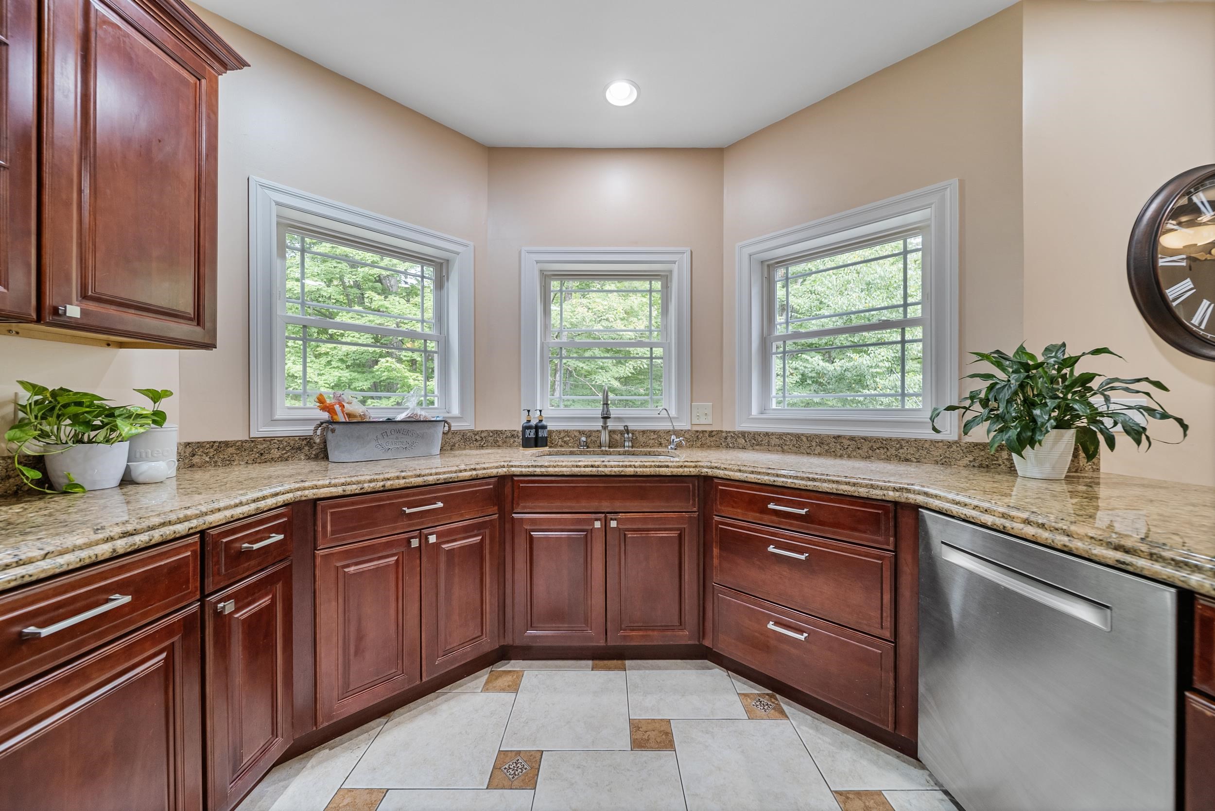 89 Woodhill Road Bow, NH 03304 - Photo 12 of 60