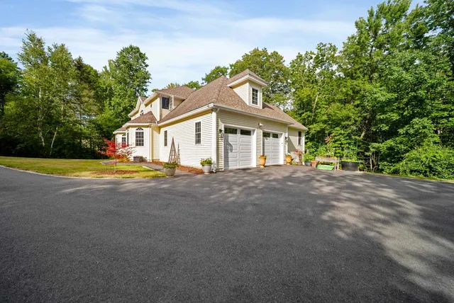 $825,000 | 89 Woodhill Road, Bow, NH 03304