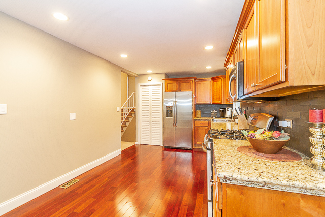 518 High Ridge Road Hillside, IL 60162 - Photo 8 of 34