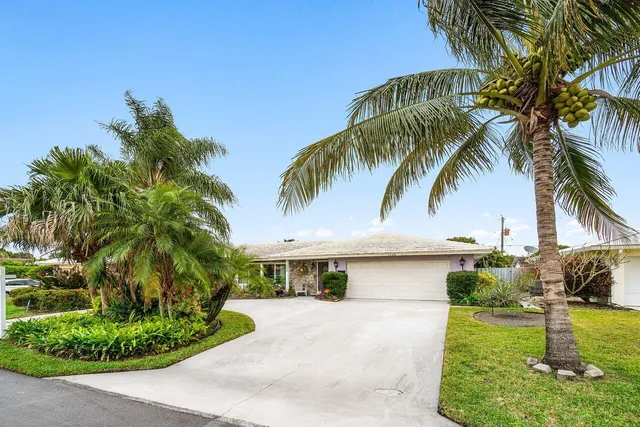 $685,000 | 1220 Southwest 25th Place, Boynton Beach, FL 33426