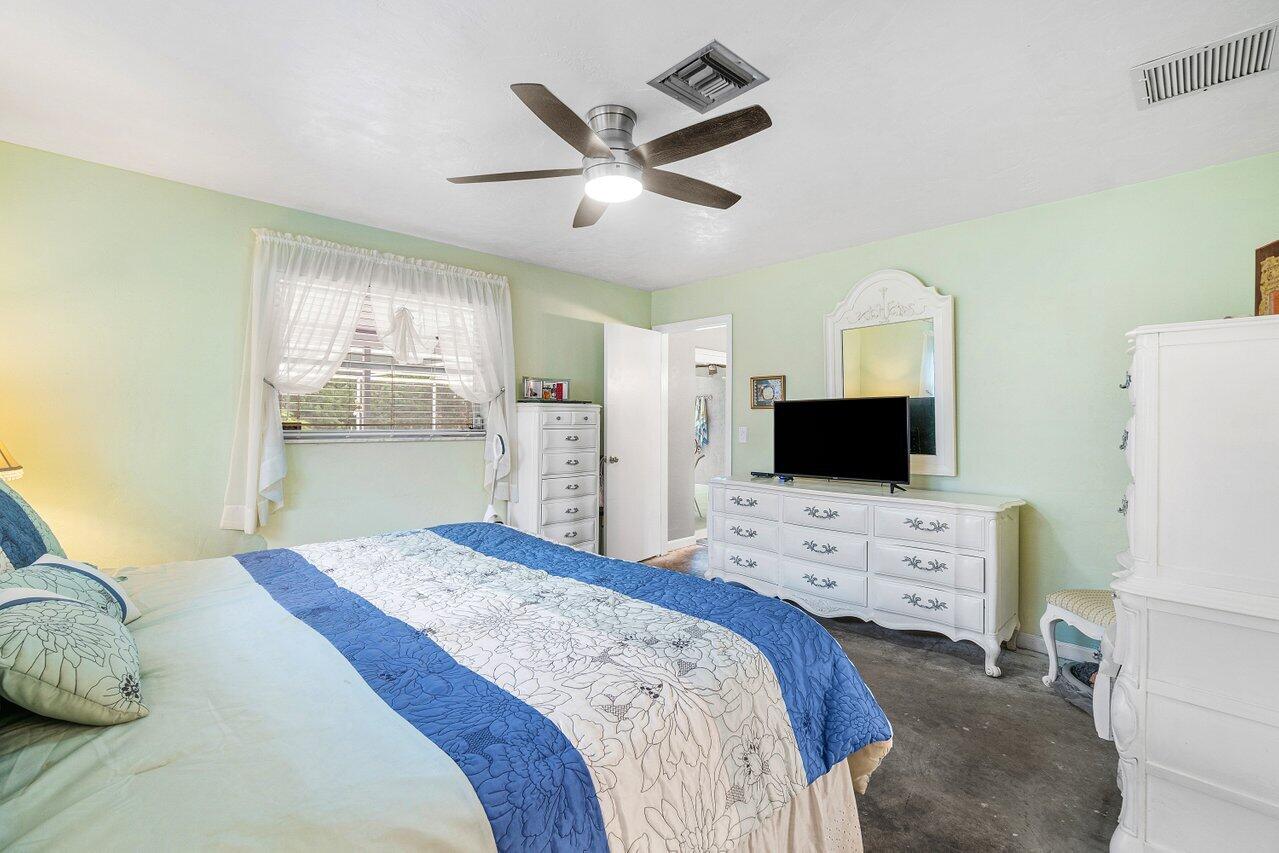 1220 Southwest 25th Place Boynton Beach, FL 33426 - Photo 16 of 62 Spacious Master