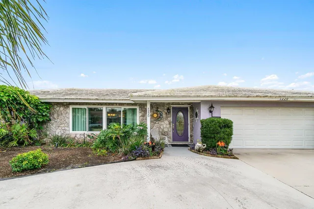 $685,000 | 1220 Southwest 25th Place, Boynton Beach, FL 33426
