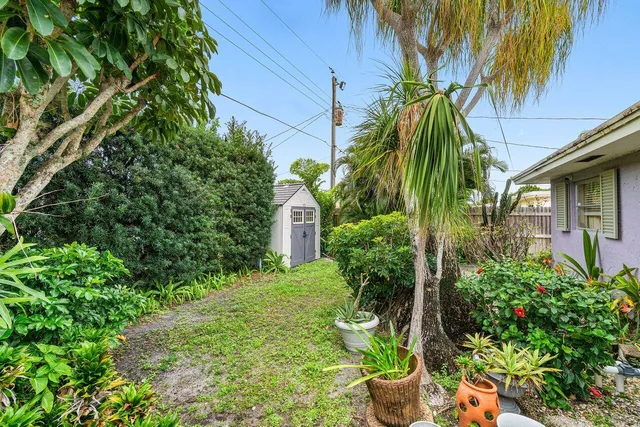 $685,000 | 1220 Southwest 25th Place, Boynton Beach, FL 33426