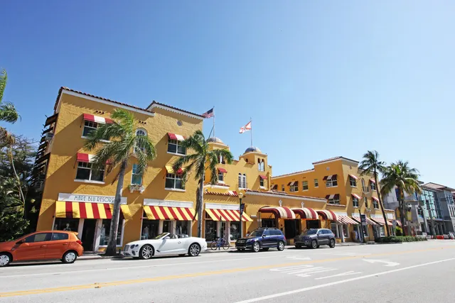 $685,000 | 1220 Southwest 25th Place, Boynton Beach, FL 33426