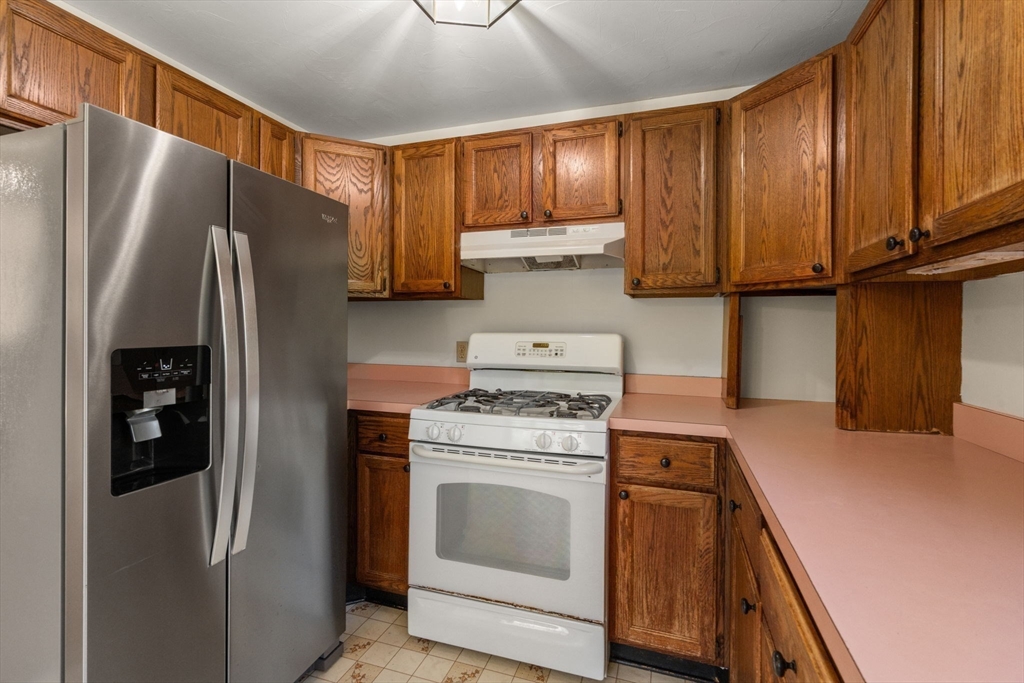 32 Acushnet Road Mattapoisett, MA 02739 - Photo 12 of 40 Gallery Image 12