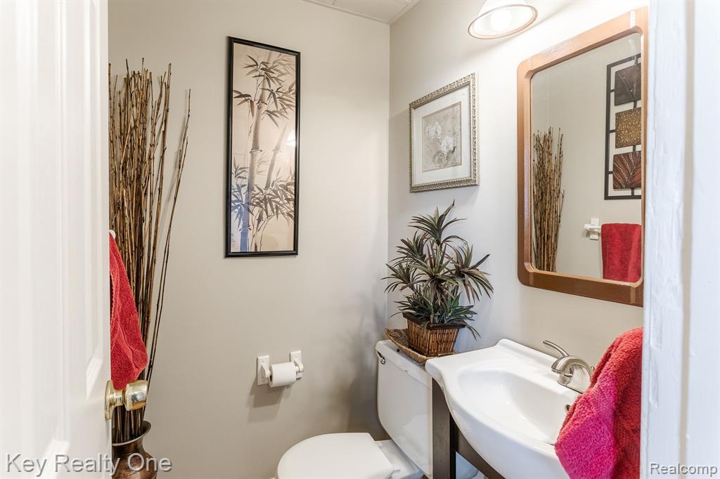1145 Marquette Court Rochester Hills, MI 48307 - Photo 10 of 39
