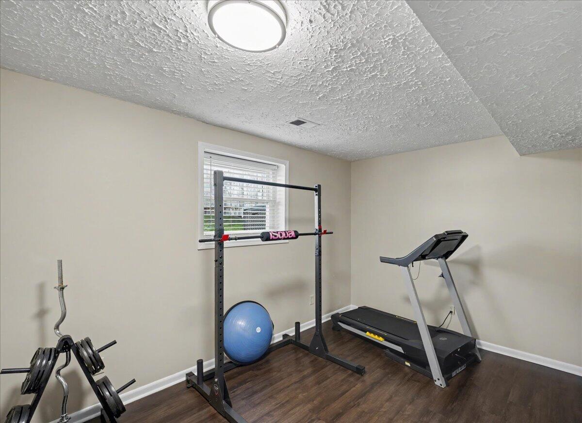228 Holiday Road Winchester, KY 40391 - Photo 37 of 52 37-2-33