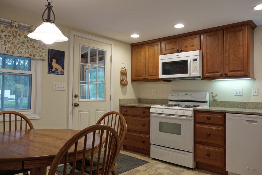 30 Spring Street Plympton, MA 02367 - Photo 7 of 21 Gallery Image 7