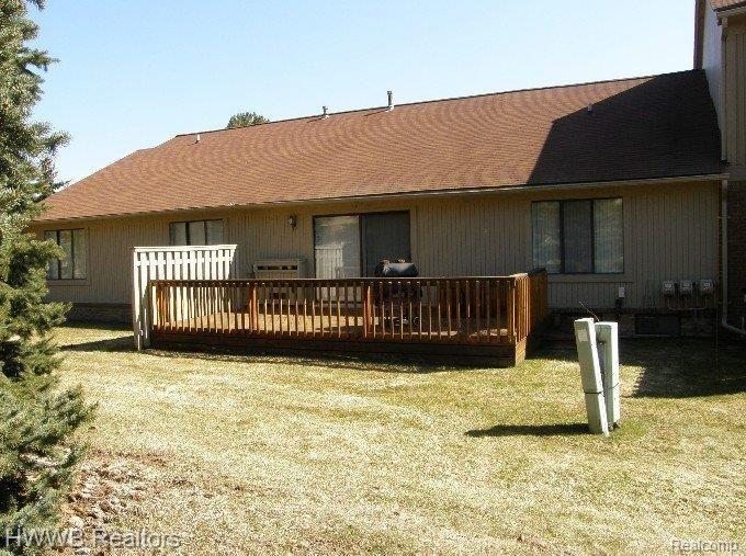 612 Byron Court, Unit 41 Rochester, MI 48307 - Photo 8 of 20 REAR VIEW