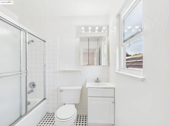 $1,625 | 3811 Opal Street, Oakland, CA 94609