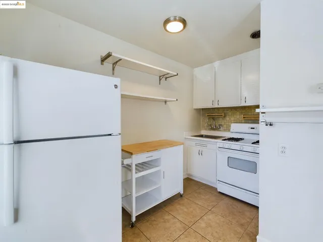 $1,700 | 3811 Opal Street, Oakland, CA 94609