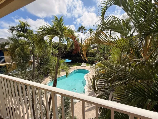 $184,000 | 4290 Gulfstream Drive, Unit 12, Naples, FL 34112