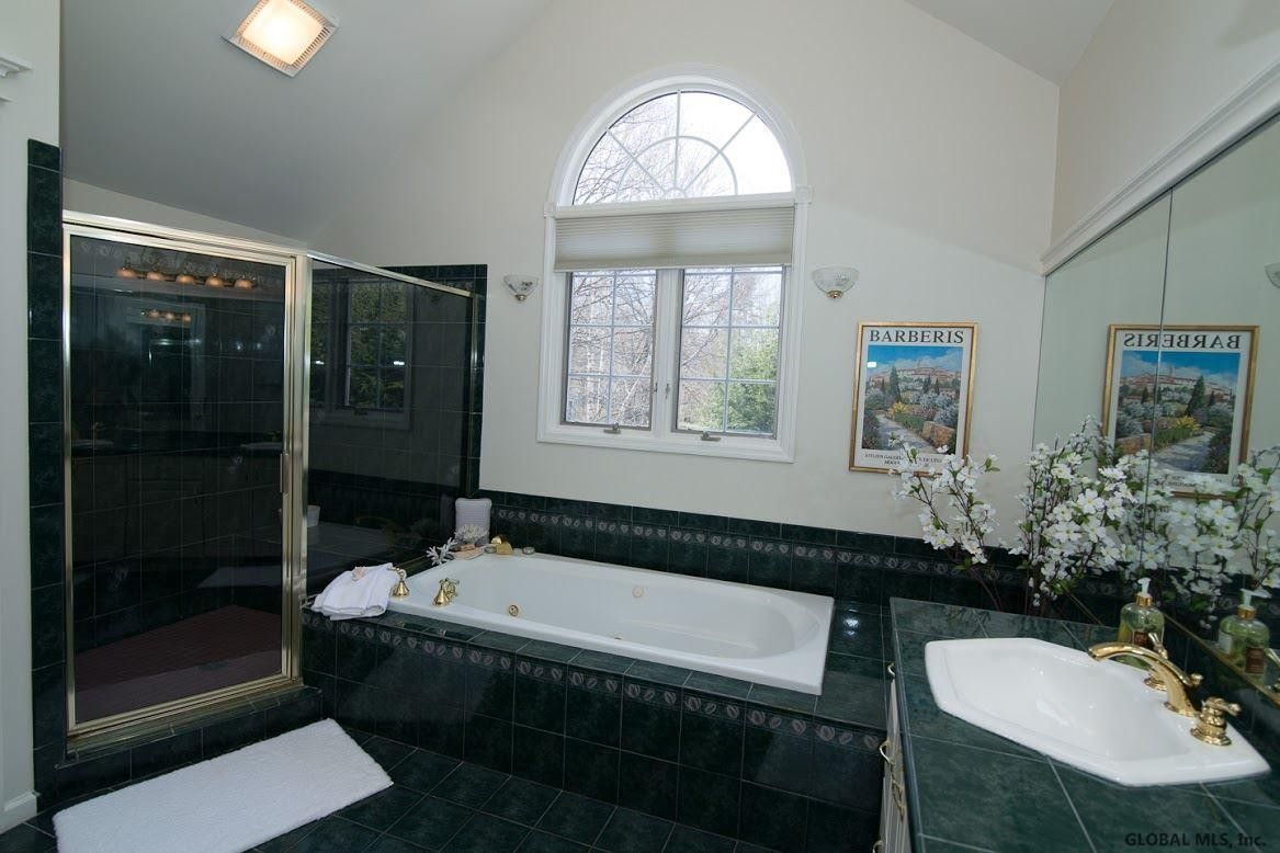 40 Wexford Road Bethlehem, NY 12054 - Photo 20 of 23 Photo 20