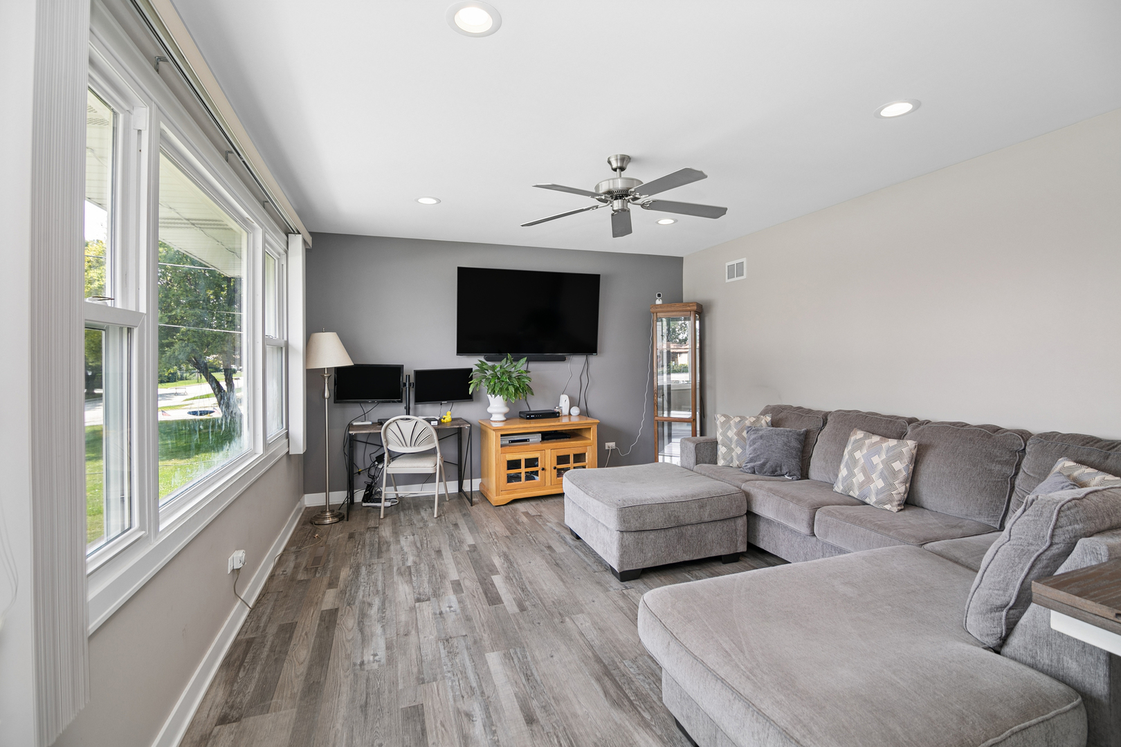 7416 South Octavia Avenue Bridgeview, IL 60455 - Photo 7 of 24 Gallery Image 7