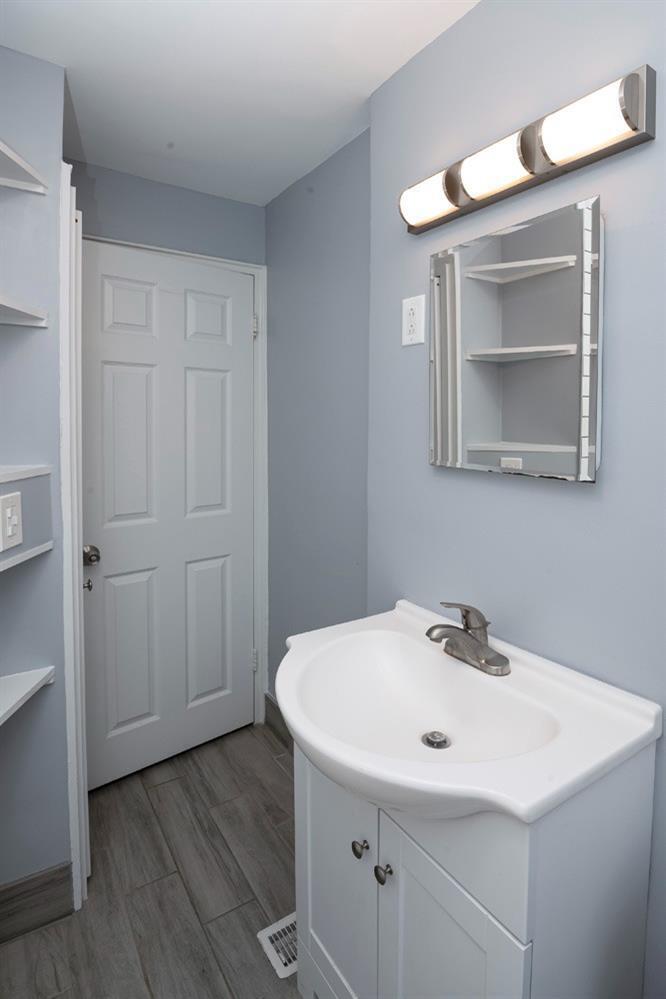 528 Roebling Road Cincinnati, OH 45238 - Photo 18 of 29