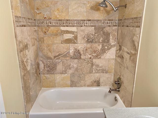 1903 Round Ridge Road Louisville, KY 40207 - Photo 23 of 43 Master Bathroom Tub/Shower