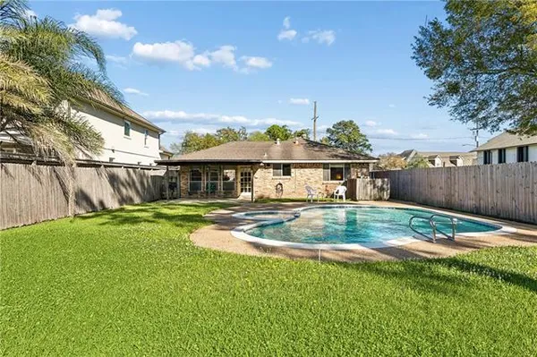 $300,000 | 1816 Cleary Avenue, Metairie, LA 70001