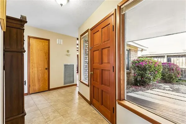 $300,000 | 1816 Cleary Avenue, Metairie, LA 70001