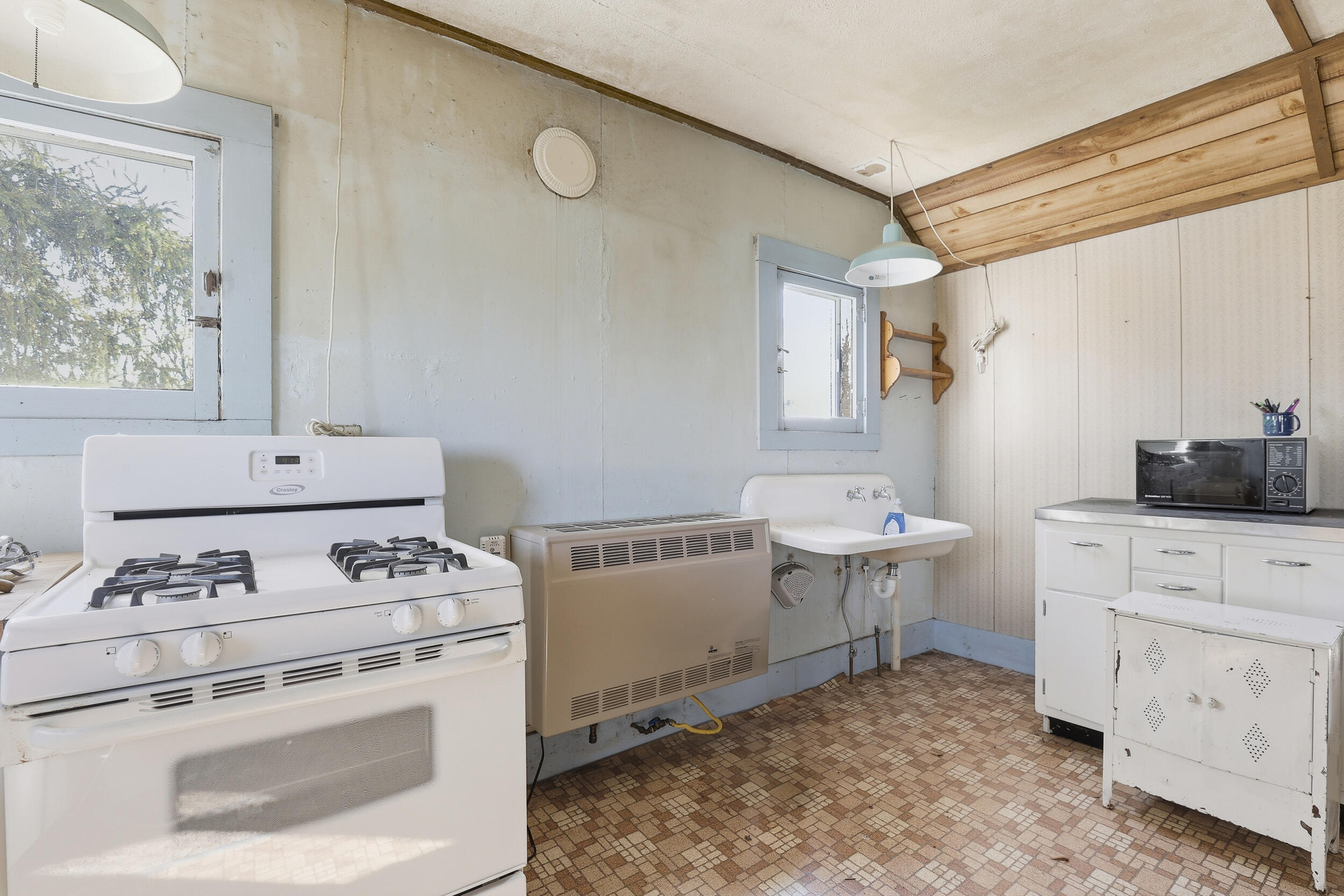 1765 Fleck Road Six Lakes, MI 48886 - Photo 11 of 32 8_a-27