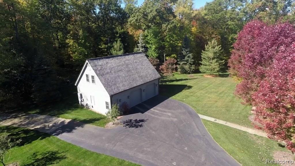 950 Lake George Road Oakland, MI 48363 - Photo 32 of 34 Gallery Image 32