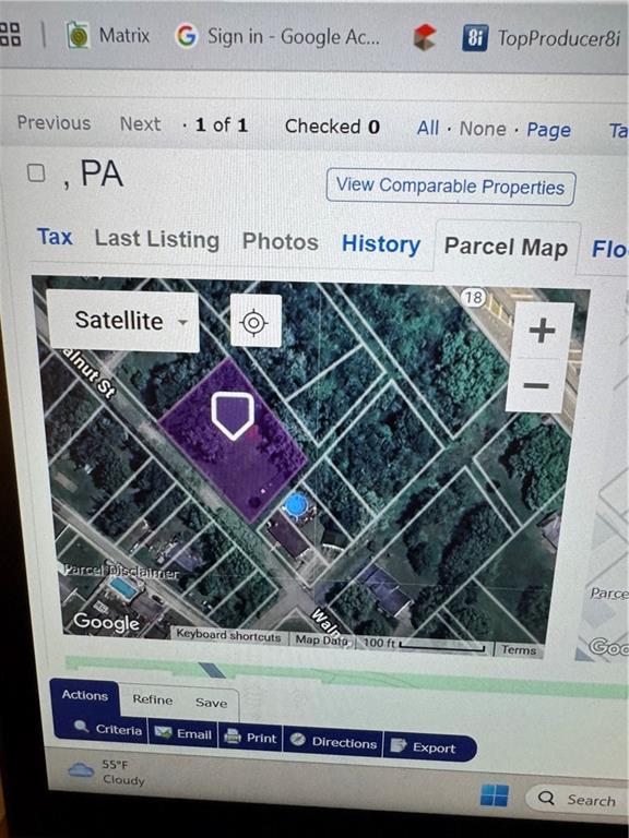 16 Walnut Street Burgettstown, PA 15021 - Photo 7 of 8 a picture of a book