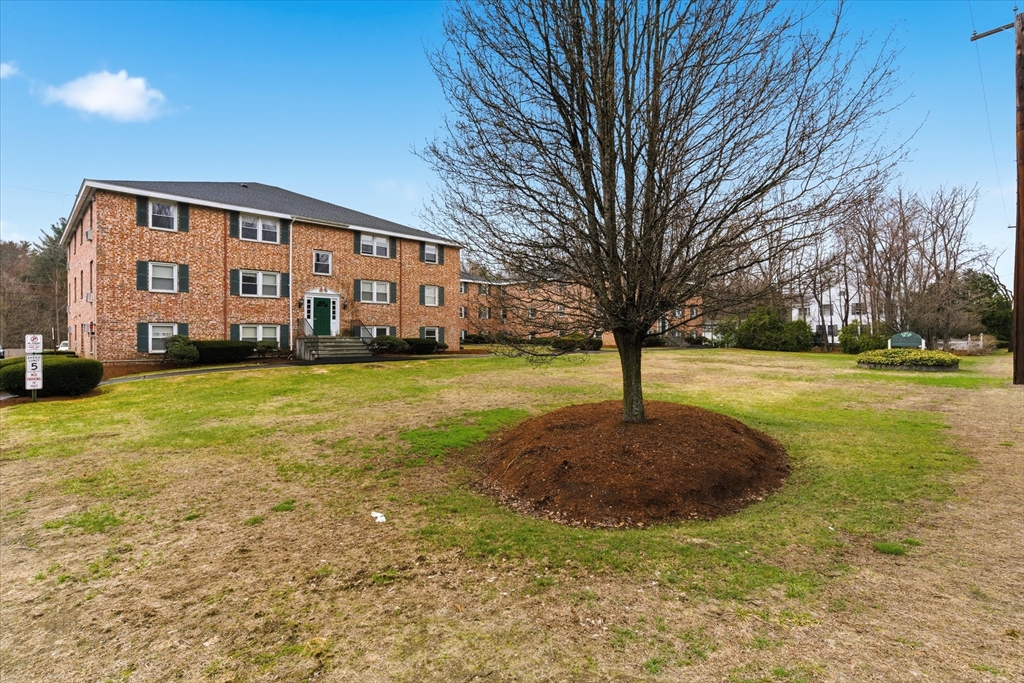 136 Tyngsboro Road, Unit 7 Chelmsford, MA 01863 - Photo 23 of 34