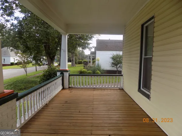 $1,600 | 304 Boulevard, LaGrange, GA 30240