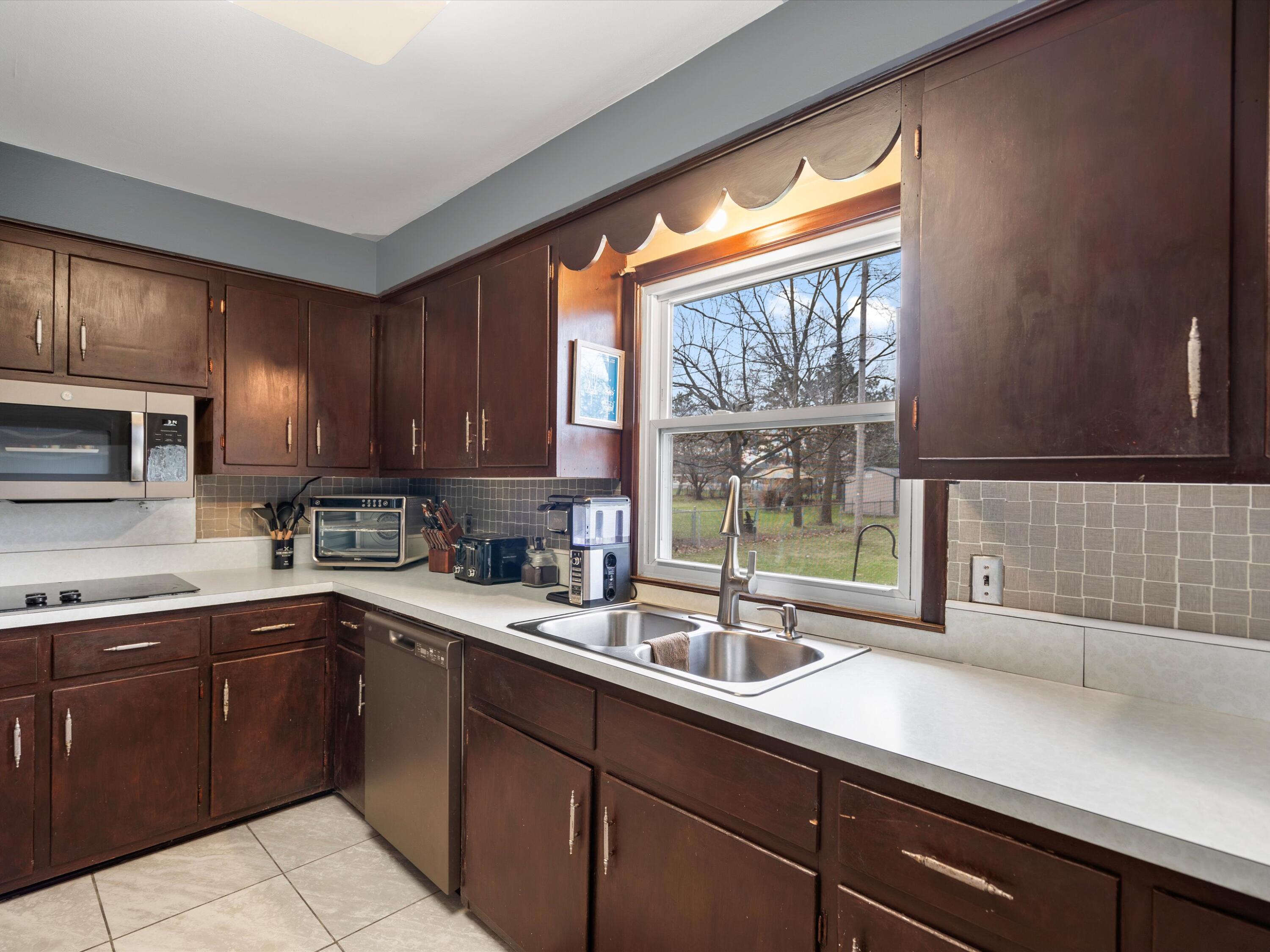 48737 Dequindre Road Rochester Hills, MI 48307 - Photo 18 of 33 19-DSC04735