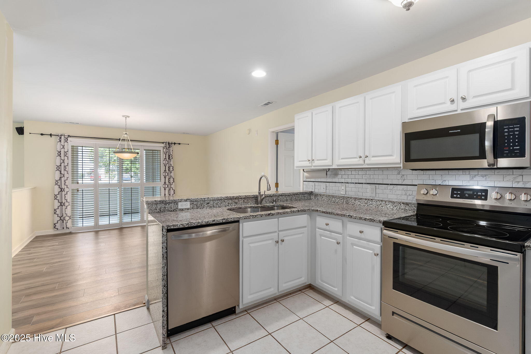 424 Commerce Avenue, Unit A Morehead City, NC 28557 - Photo 12 of 24 Kitchen