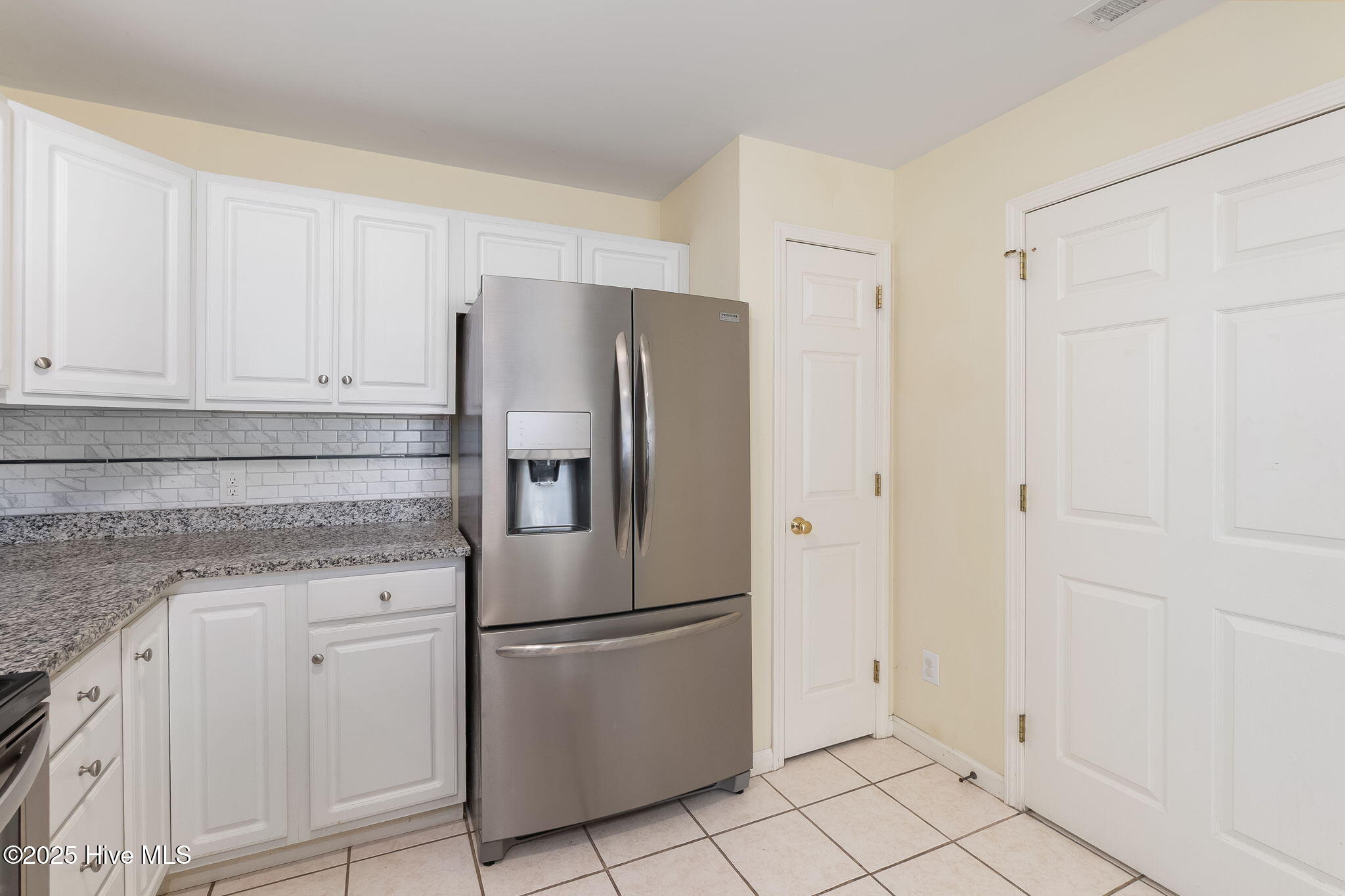 424 Commerce Avenue, Unit A Morehead City, NC 28557 - Photo 13 of 24 Kitchen
