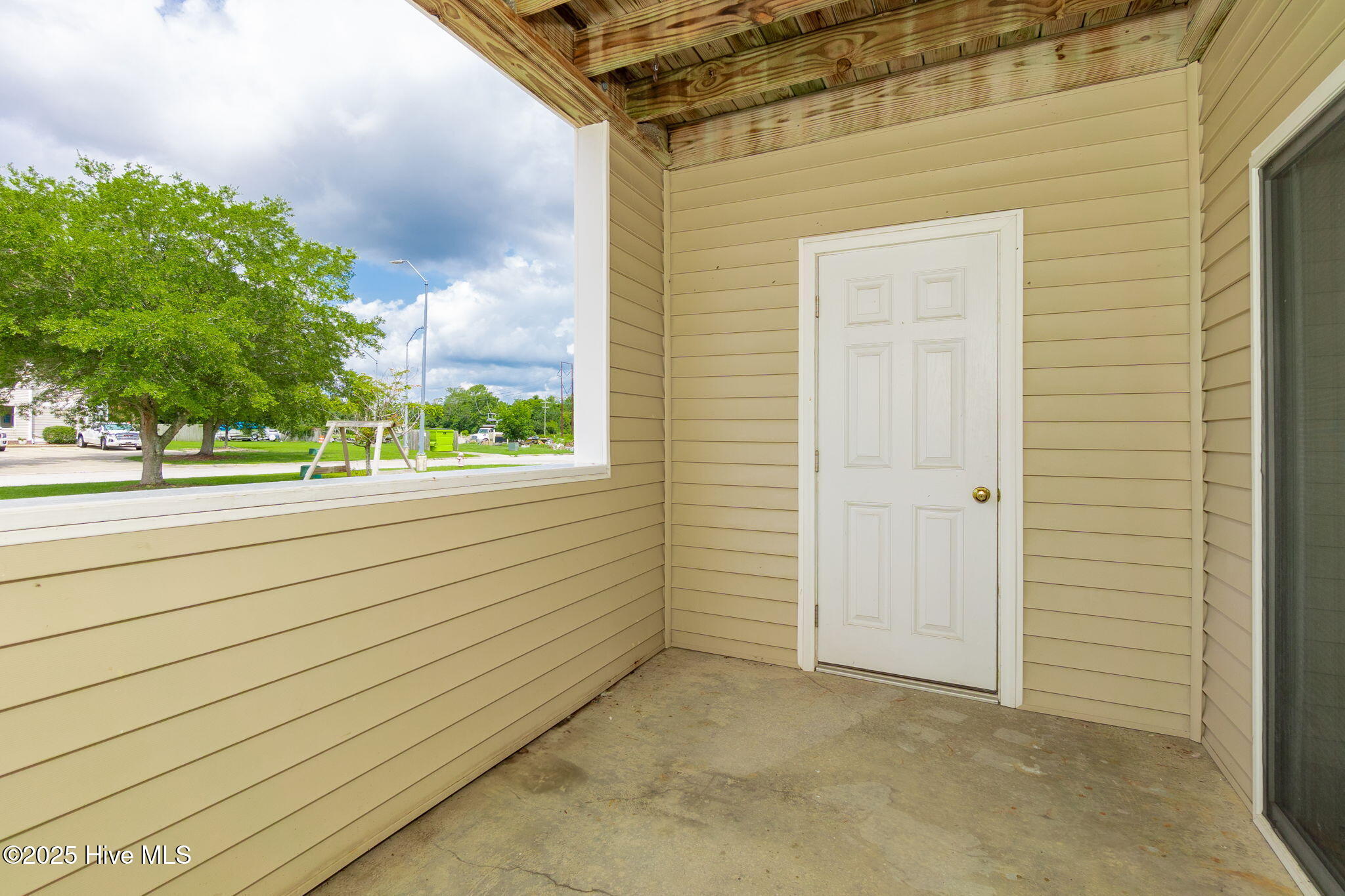 424 Commerce Avenue, Unit A Morehead City, NC 28557 - Photo 15 of 24 Patio