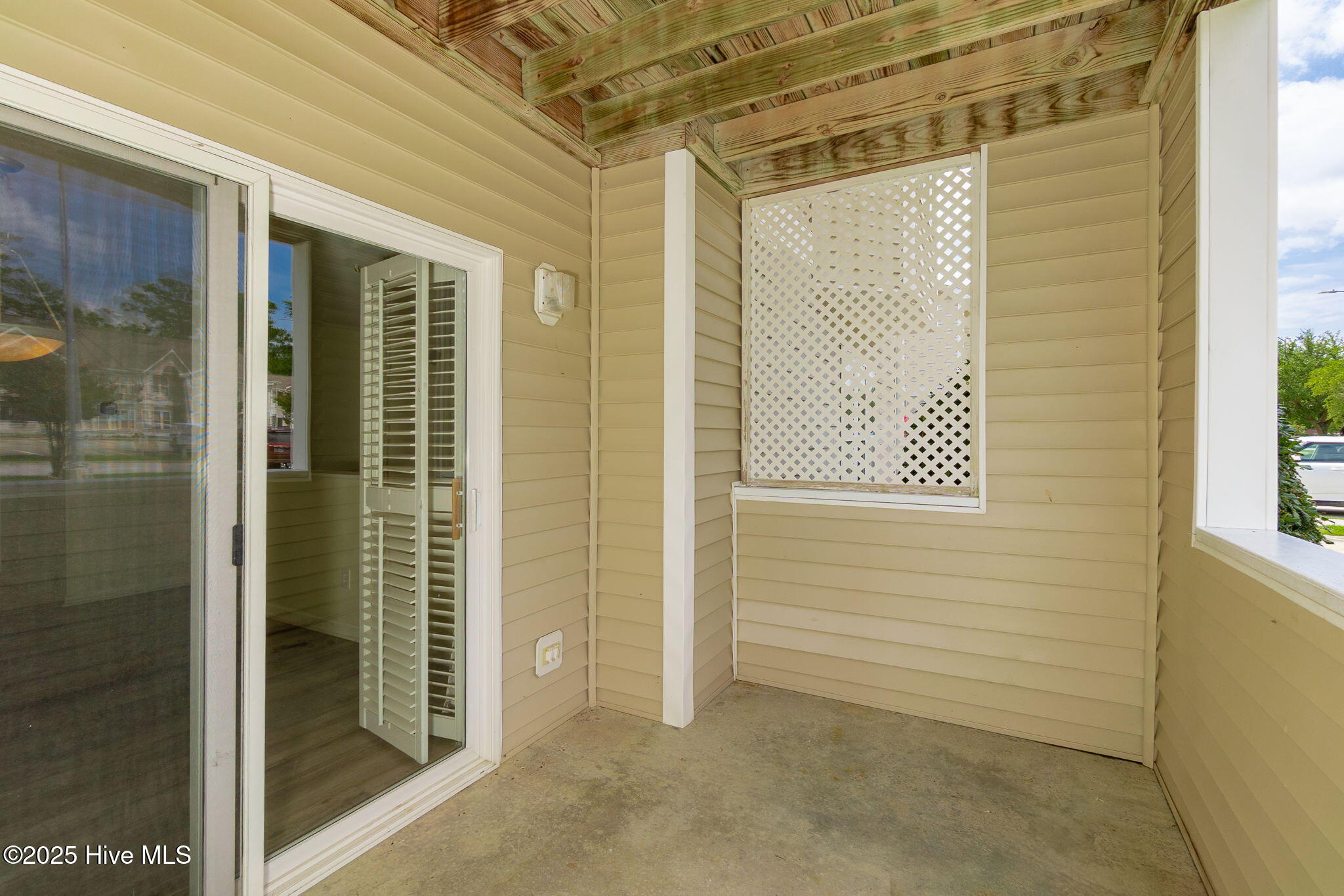 424 Commerce Avenue, Unit A Morehead City, NC 28557 - Photo 17 of 24 Patio