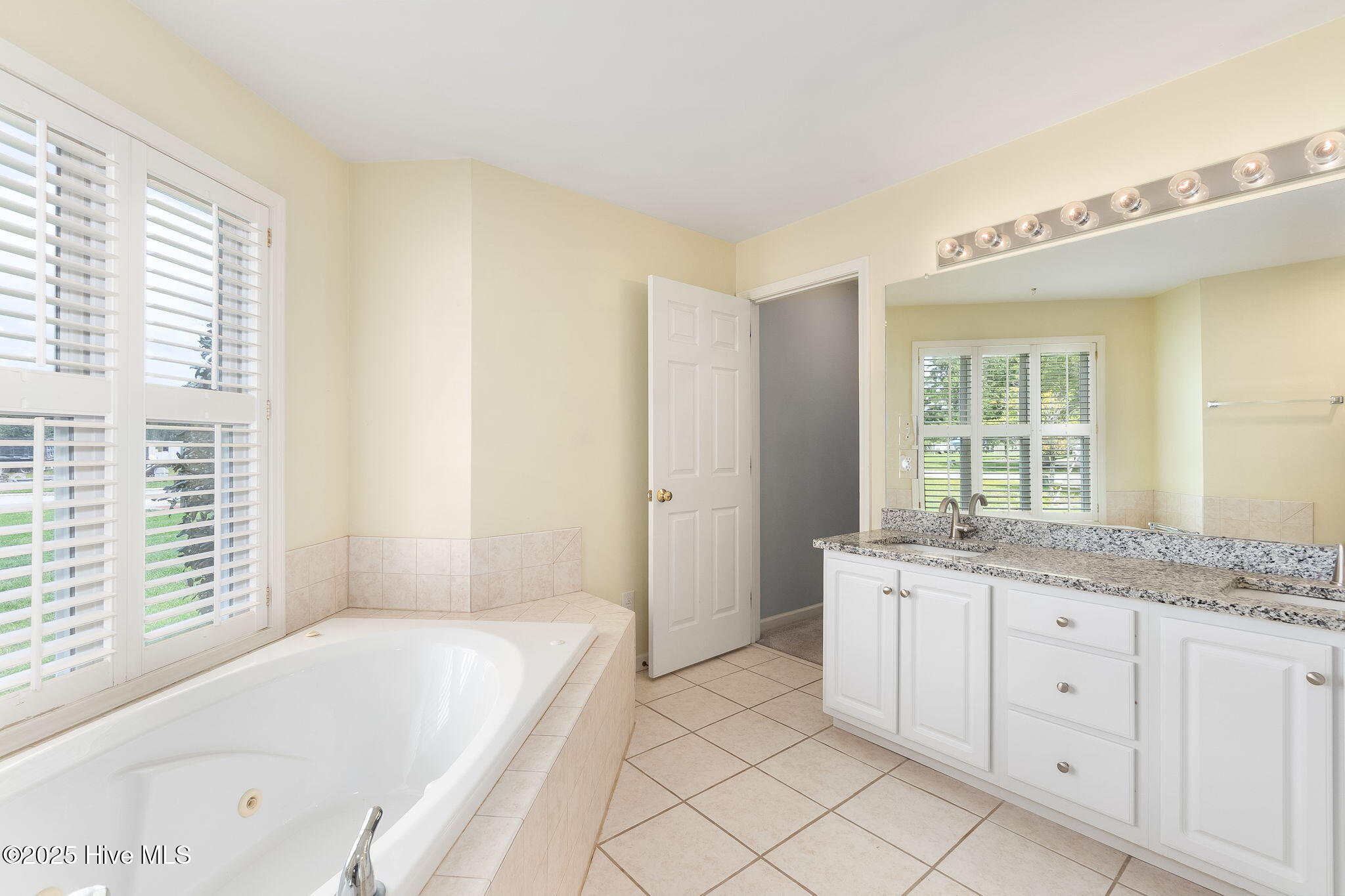 424 Commerce Avenue, Unit A Morehead City, NC 28557 - Photo 21 of 24 Primary Bathroom
