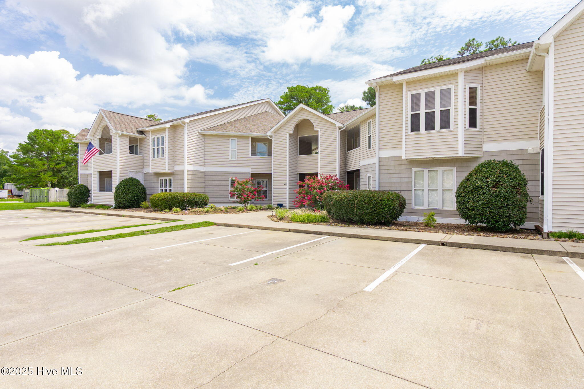 424 Commerce Avenue, Unit A Morehead City, NC 28557 - Photo 3 of 24 Front view