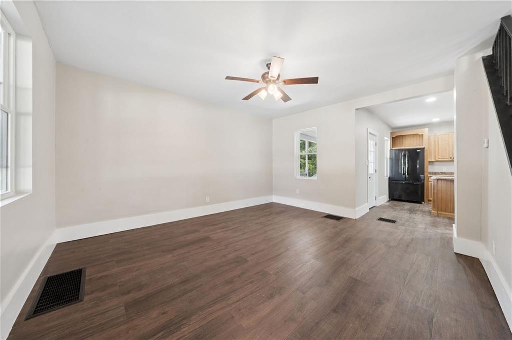 1856 Dime Road Vandergrift, PA 15690 - Photo 4 of 34