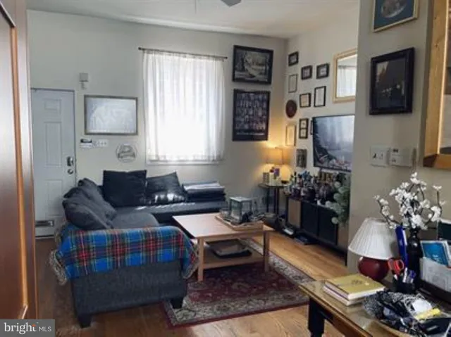 $2,250 | 734 North Taylor Street, Philadelphia, PA 19130