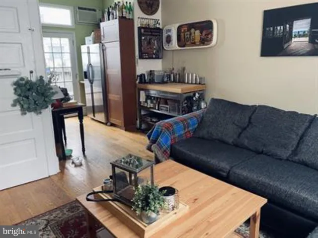 $2,250 | 734 North Taylor Street, Philadelphia, PA 19130