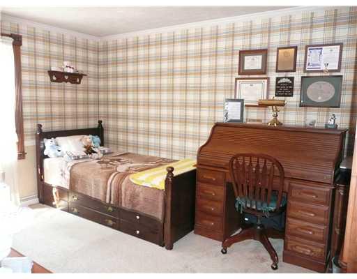 220 Wyngate Road Coraopolis, PA 15108 - Photo 9 of 18 Other. BEDROOM WITH CROWN MOLDINGS, DETAILED TRIM WORK