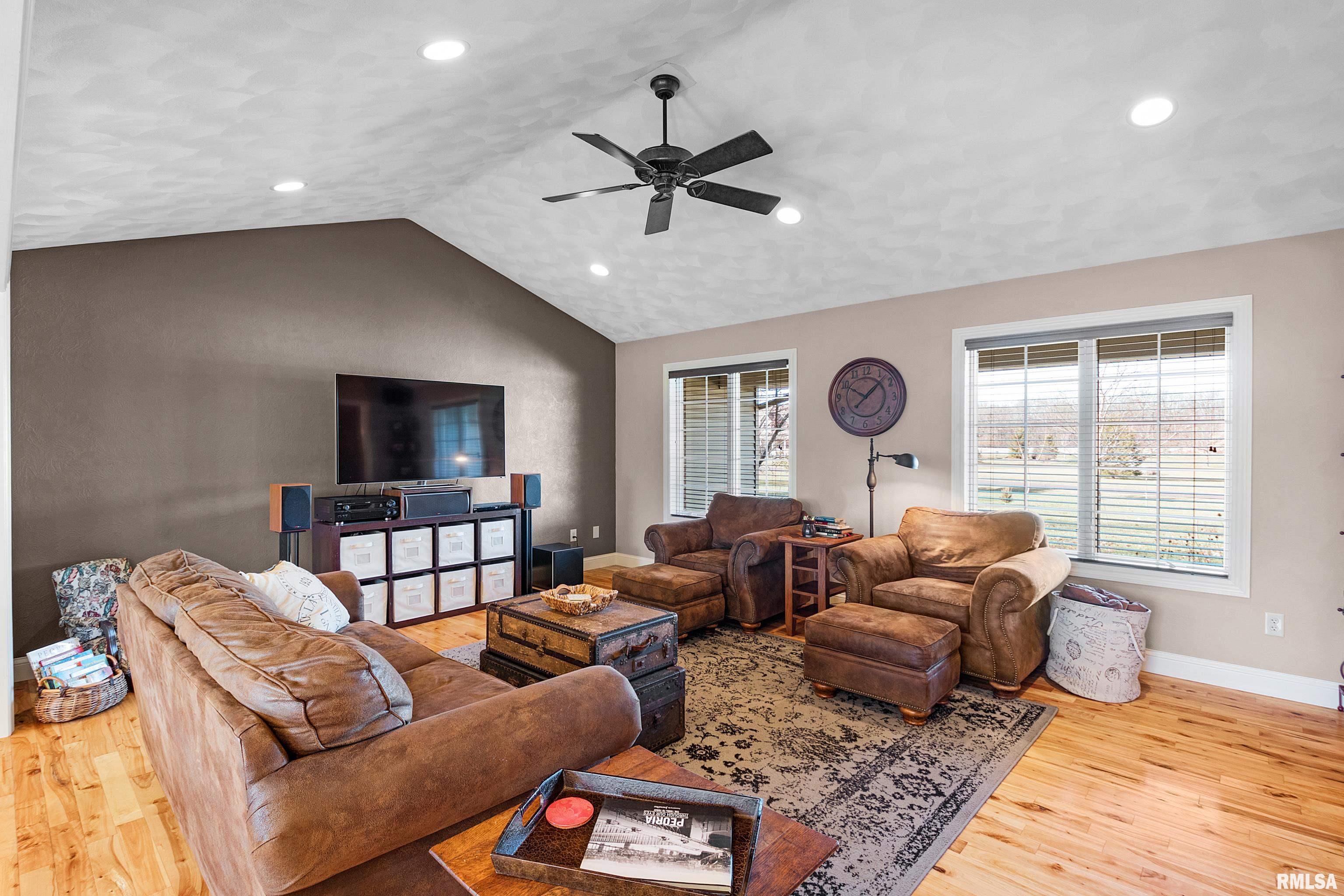1404 Kelsey's Way Metamora, IL 61548 - Photo 17 of 50 Gallery Image 17