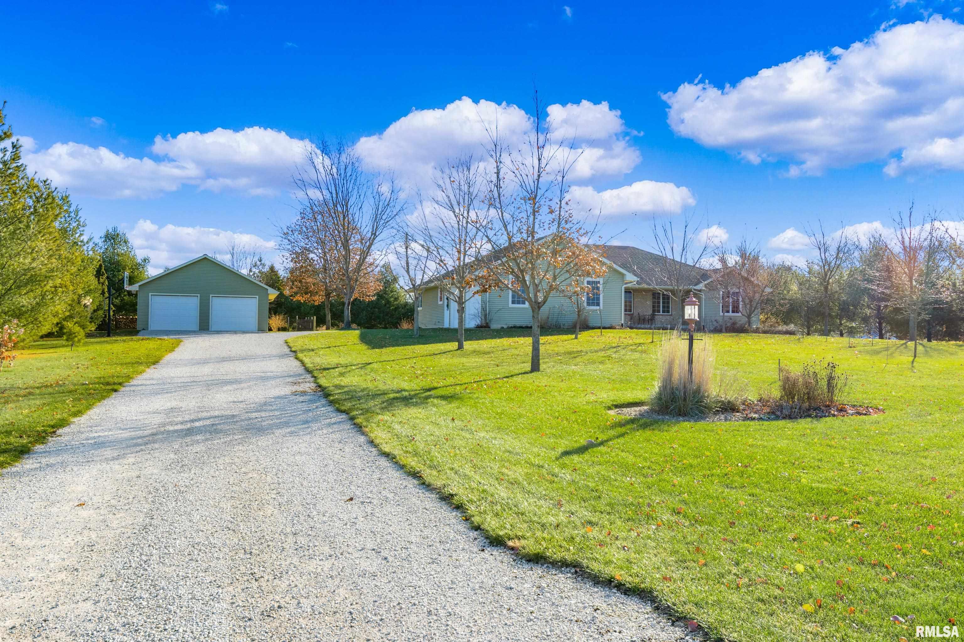 1404 Kelsey's Way Metamora, IL 61548 - Photo 3 of 50 Gallery Image 3
