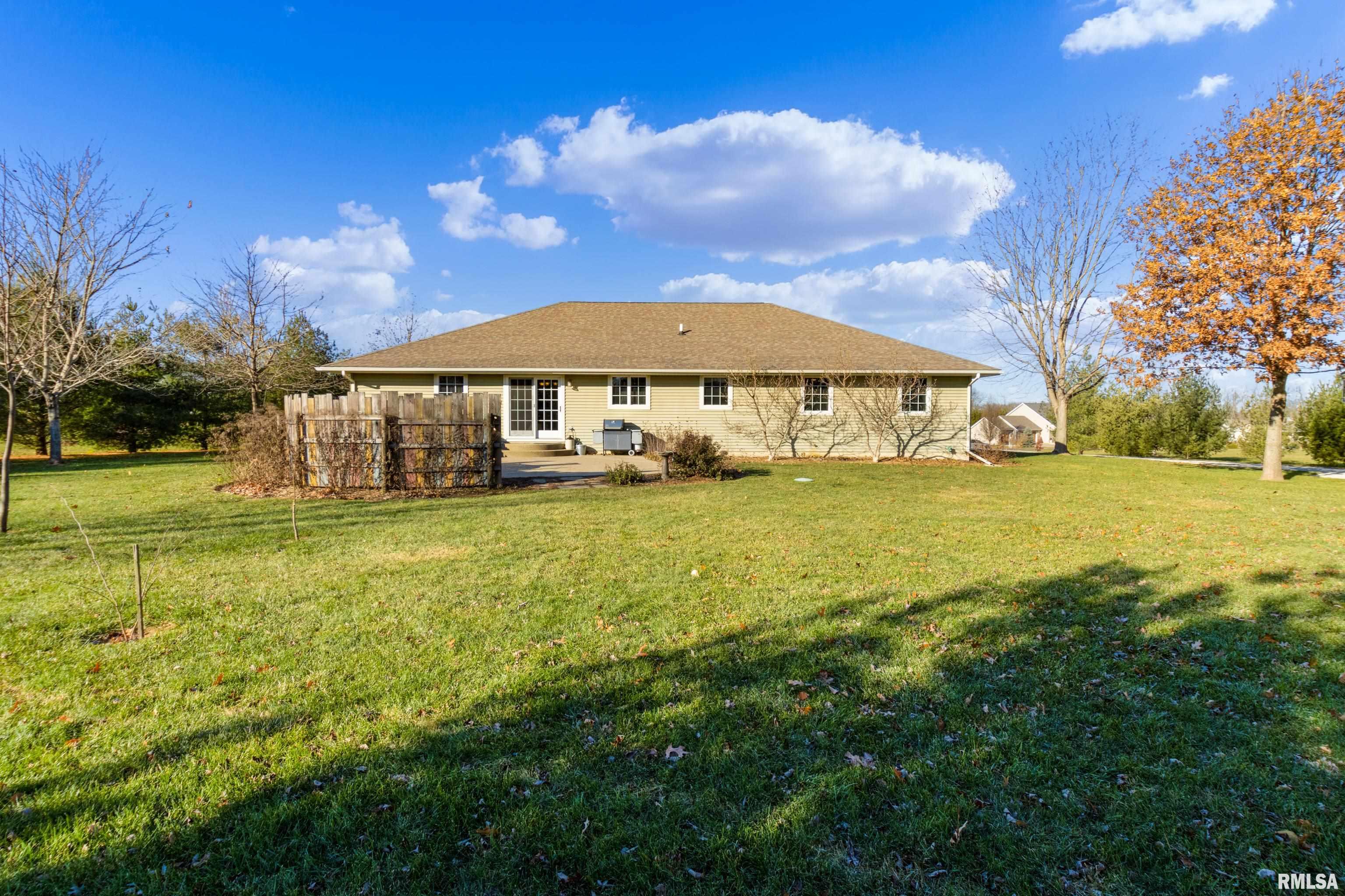 1404 Kelsey's Way Metamora, IL 61548 - Photo 7 of 50 Gallery Image 7