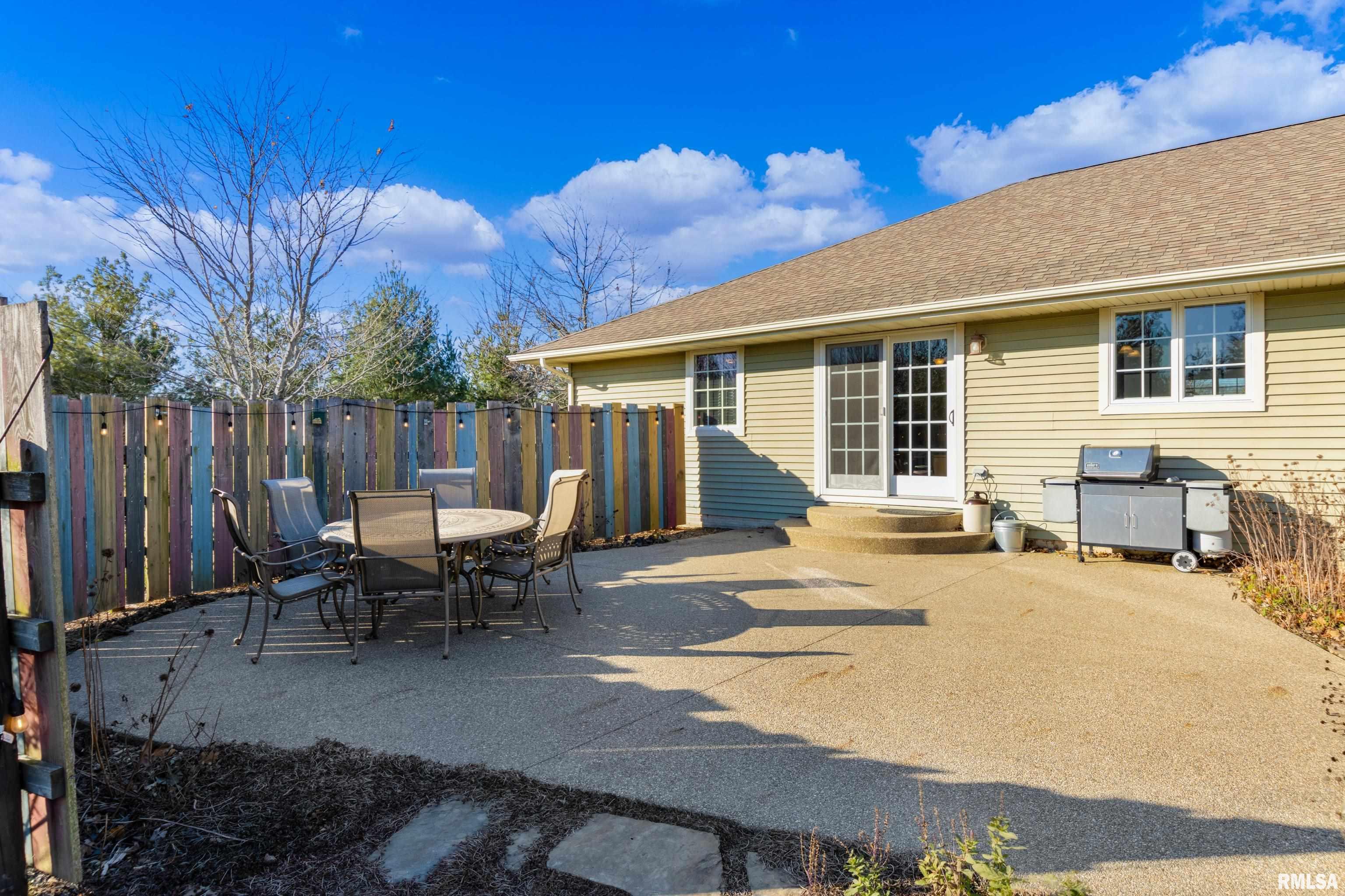 1404 Kelsey's Way Metamora, IL 61548 - Photo 9 of 50 Gallery Image 9