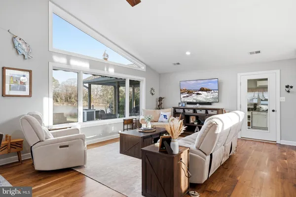 $1,125,000 | 38150 Boatman Lane, Avenue, MD 20609
