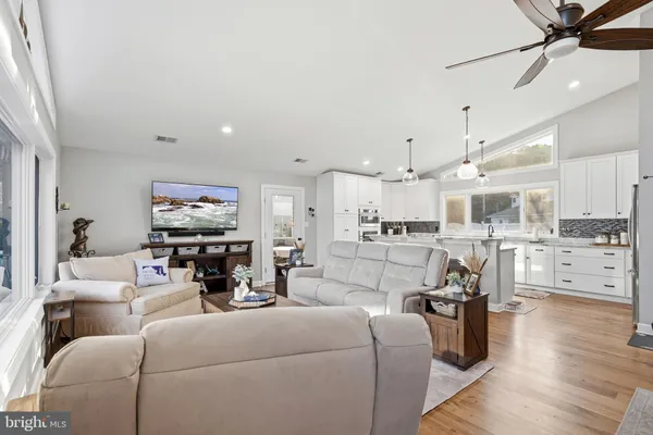 $1,125,000 | 38150 Boatman Lane, Avenue, MD 20609