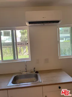 $2,000 | Wish Avenue, Van Nuys, CA 91406